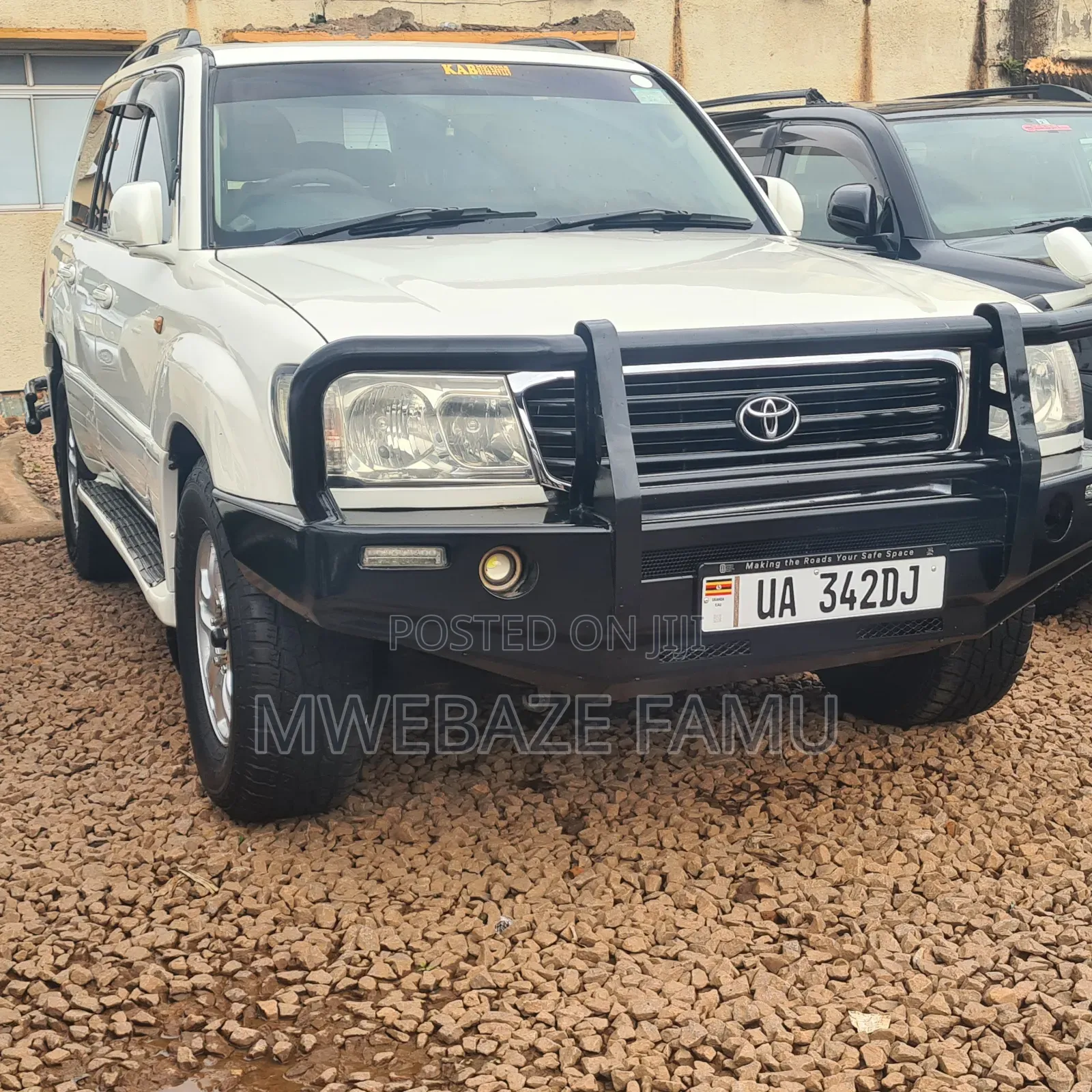 Toyota Land Cruiser 2005 White