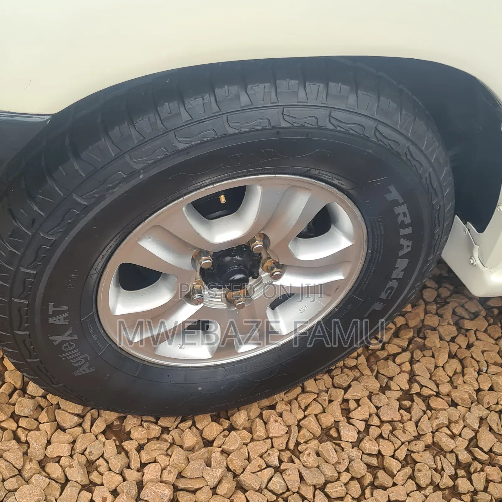 Toyota Land Cruiser 2005 White