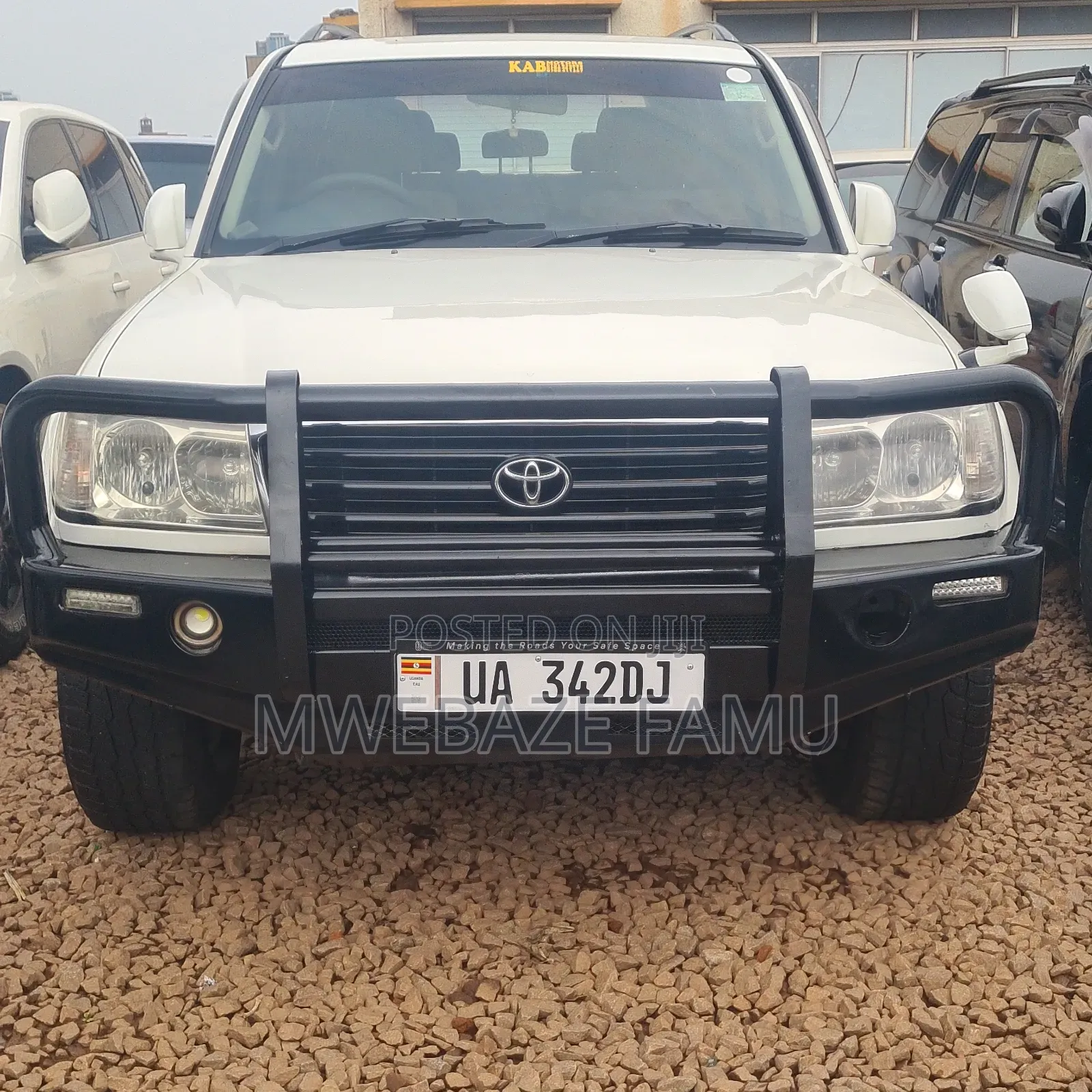 Toyota Land Cruiser 2005 White