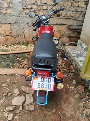 TVS HLX 125 2023 Red
