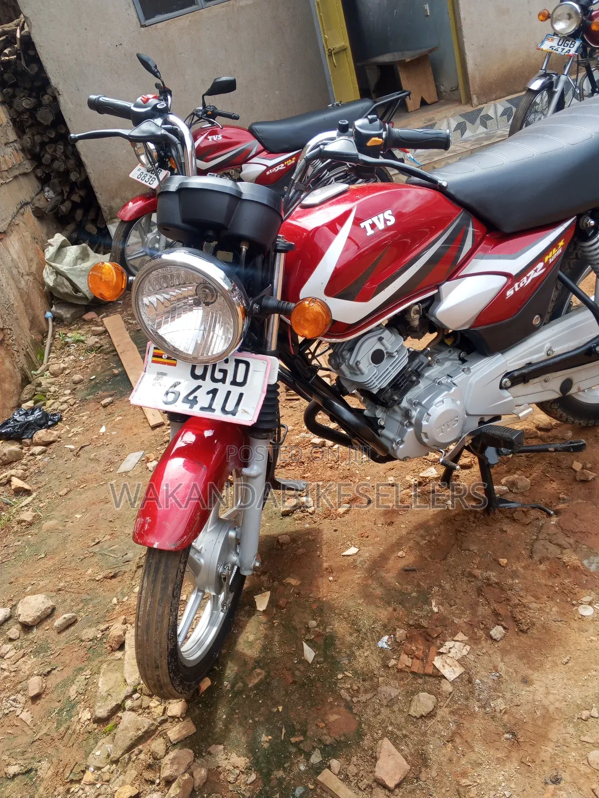 TVS HLX 125 2024 Red