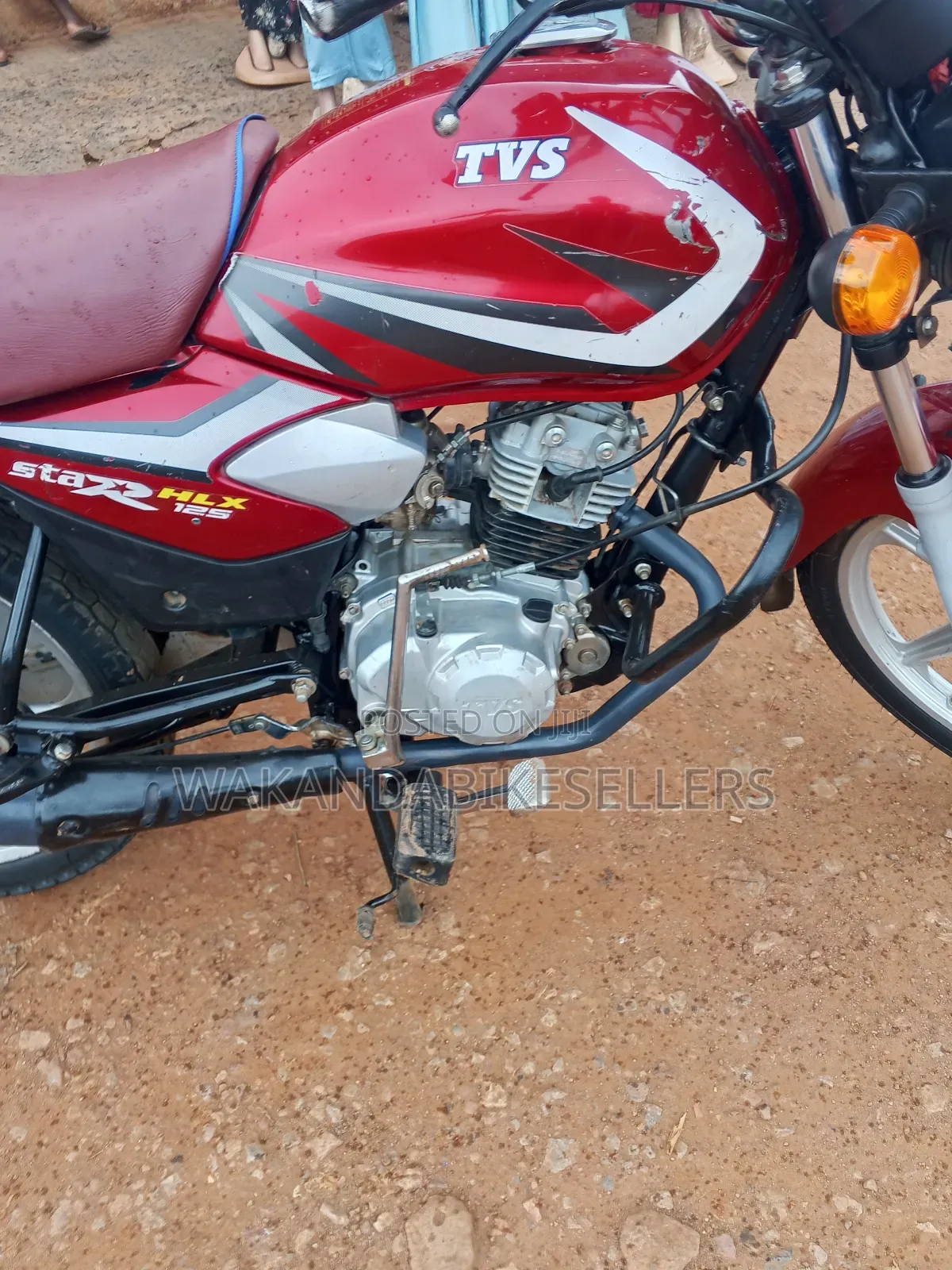 TVS HLX 125 2024 Red
