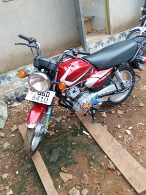 TVS HLX 125 2024 Red