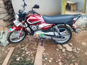 TVS HLX 125 2024 Red