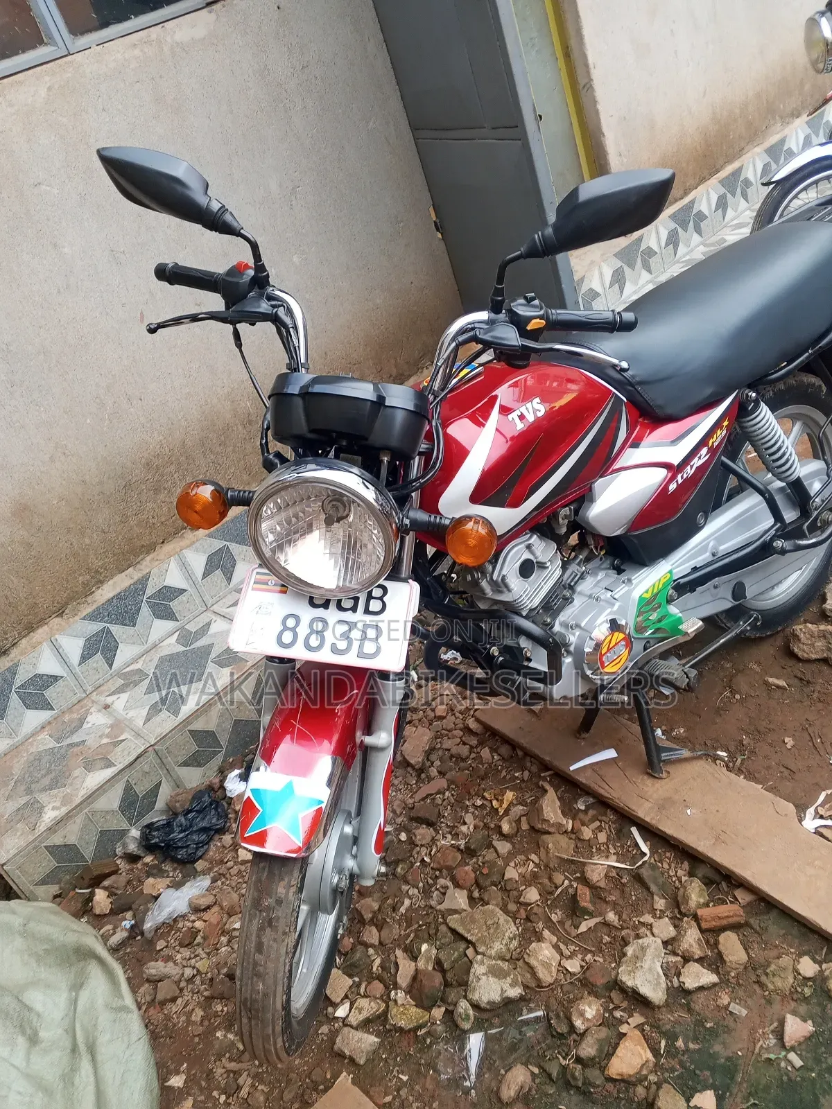 TVS HLX 125 2024 Red