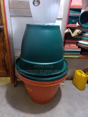 Big Plastic Flower Pots