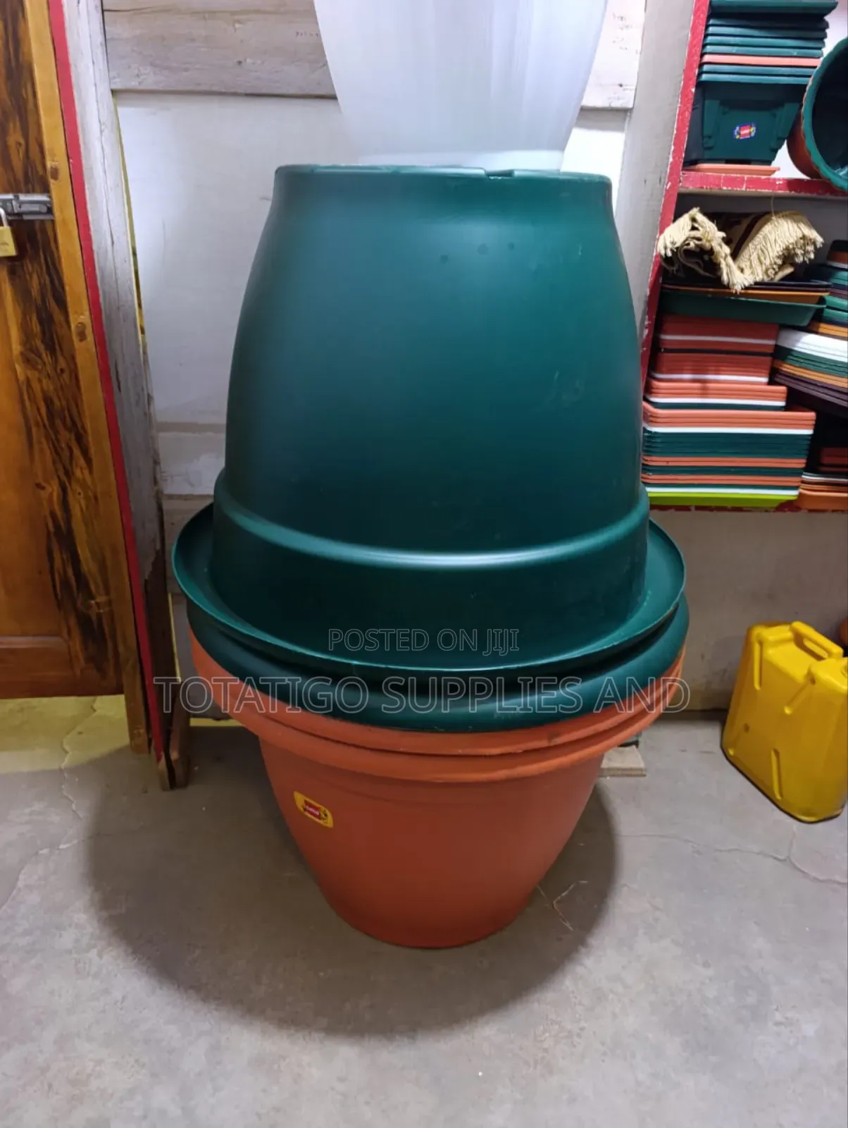 Big Plastic Flower Pots