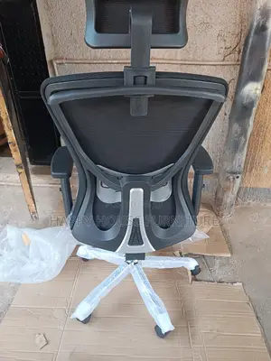 Ergonomic Swivel Office Chair