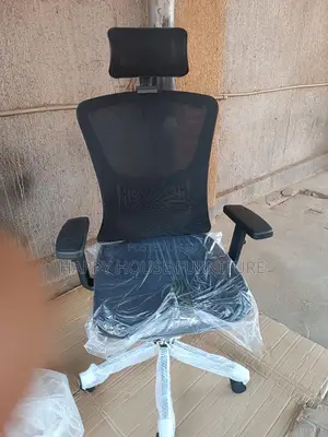 Ergonomic Swivel Office Chair