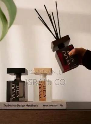 Elegant Luxury Aroma Diffuser With Wooden Decoration