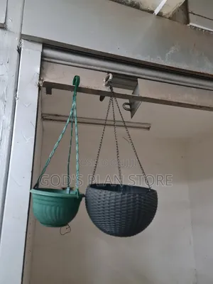 Matted Plastic Hanging Pots Matted Plastic Hanging Flower Pots