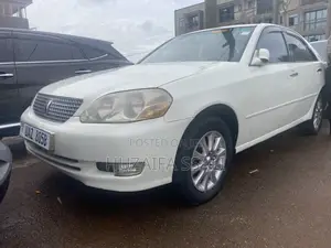 Toyota Mark II Qualis 2000 White