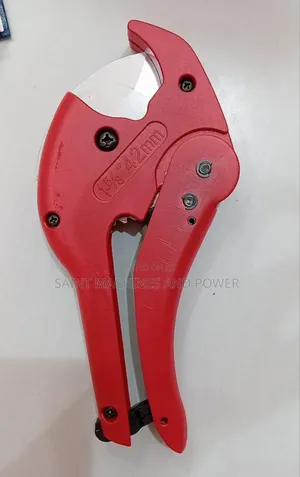 Ratchetting PVC Pipe Cutter