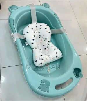 Portable Baby Bathtub With An Adjustable Anti-slip Cushion Pad.