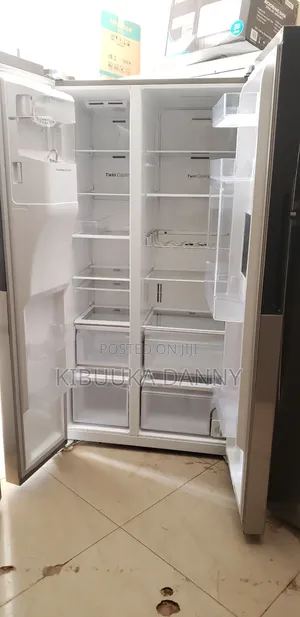 Samsung Fridge 720 Litres Side by Side Twin Cooling Moist Care
