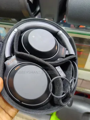 Sony Wh-1000xm3 Headphones Wireless Noise-Canceling Headphones.