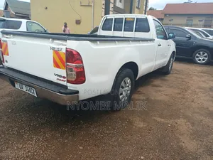 Toyota Hilux 2017 White