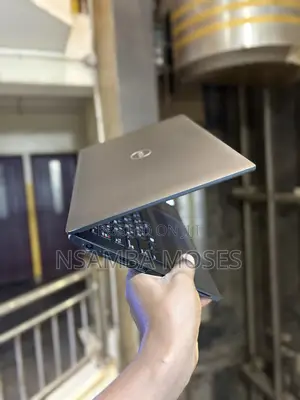 Laptop Dell Latitude 7390 8GB Intel Core i5 SSD 256GB