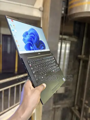 Laptop Dell Latitude 7390 8GB Intel Core i5 SSD 256GB