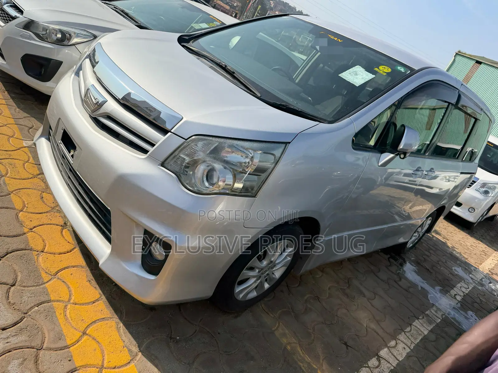 Toyota Noah 2013 Silver