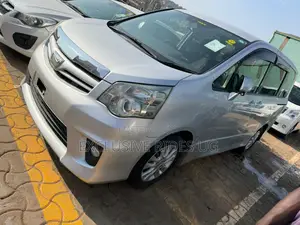 Toyota Noah 2013 Silver