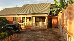 7bdrm Bungalow in Rev Father'S Estate, Mukono TC for sale