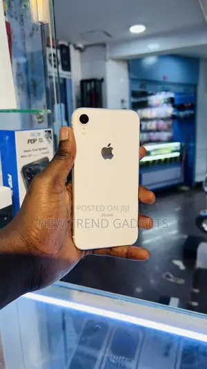 Apple iPhone XR 64 GB White