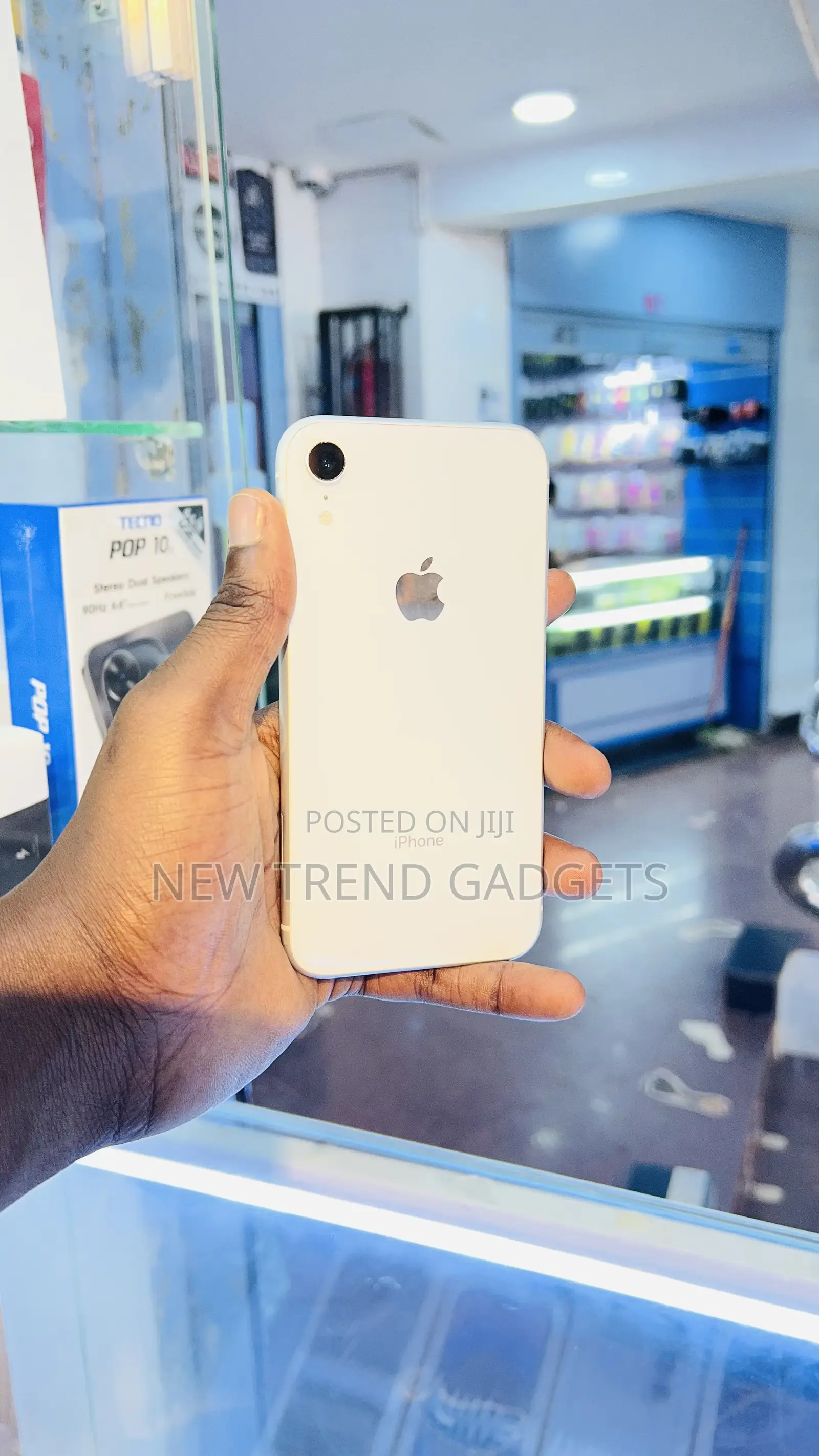 Apple iPhone XR 64 GB White