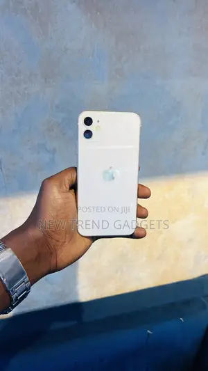 Apple iPhone 11 64 GB White
