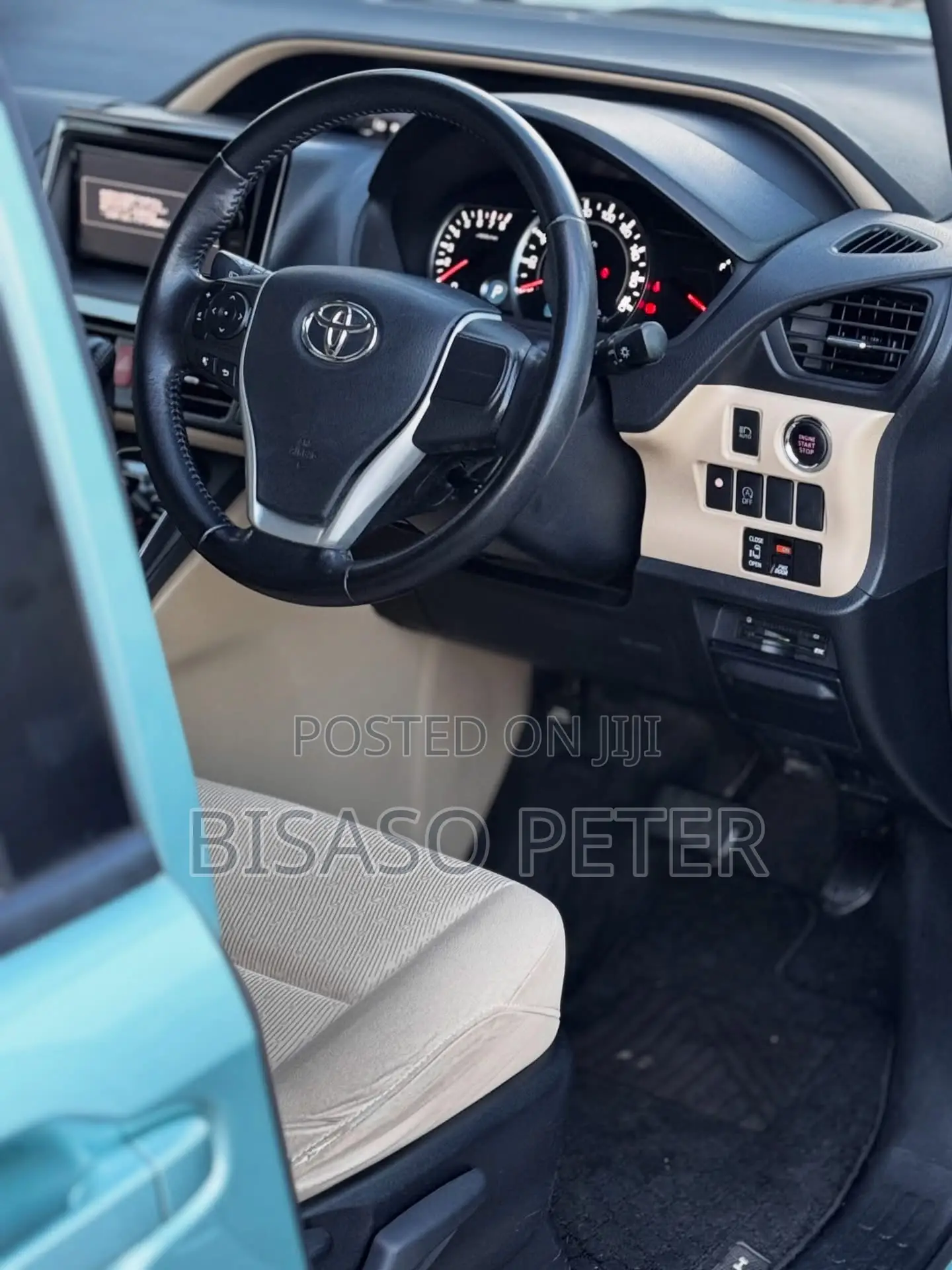 Toyota Noah 2014 Blue