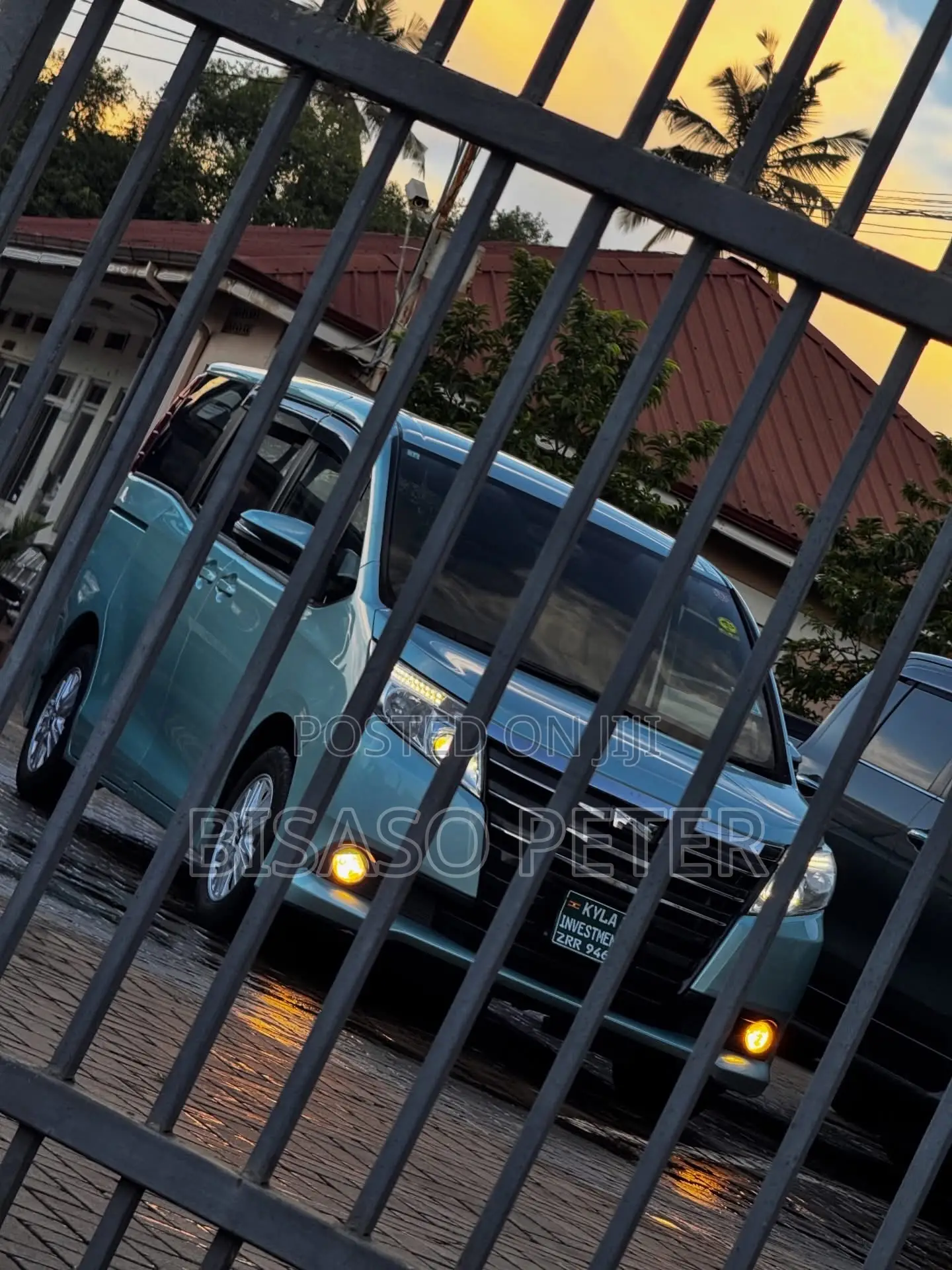 Toyota Noah 2014 Blue