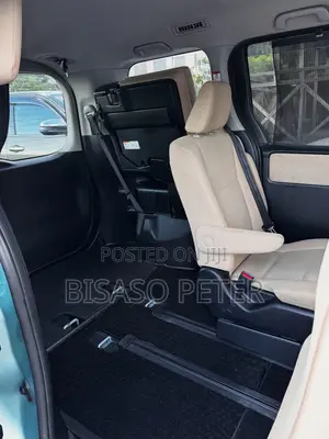 Toyota Noah 2014 Blue