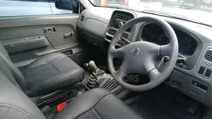Nissan Hardbody 2000i 2006 White