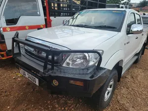 Toyota Hilux 2015 White