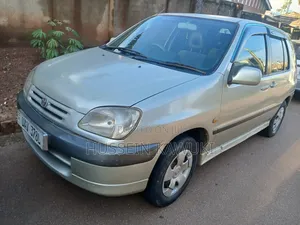 Toyota Raum 2004 Silver