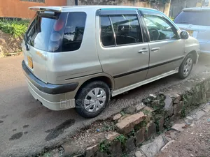 Toyota Raum 2004 Silver