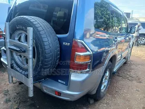 Mitsubishi Pajero 2004 Blue