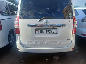 Toyota Noah 2011 White