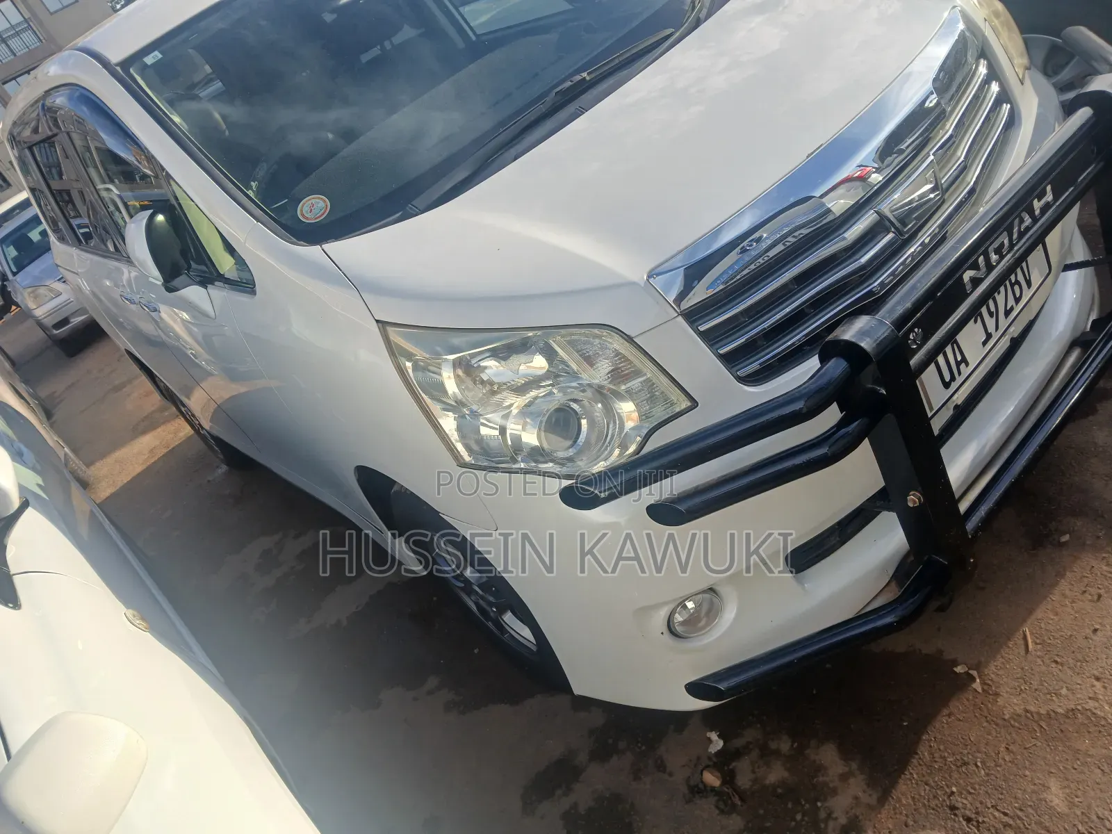Toyota Noah 2011 White