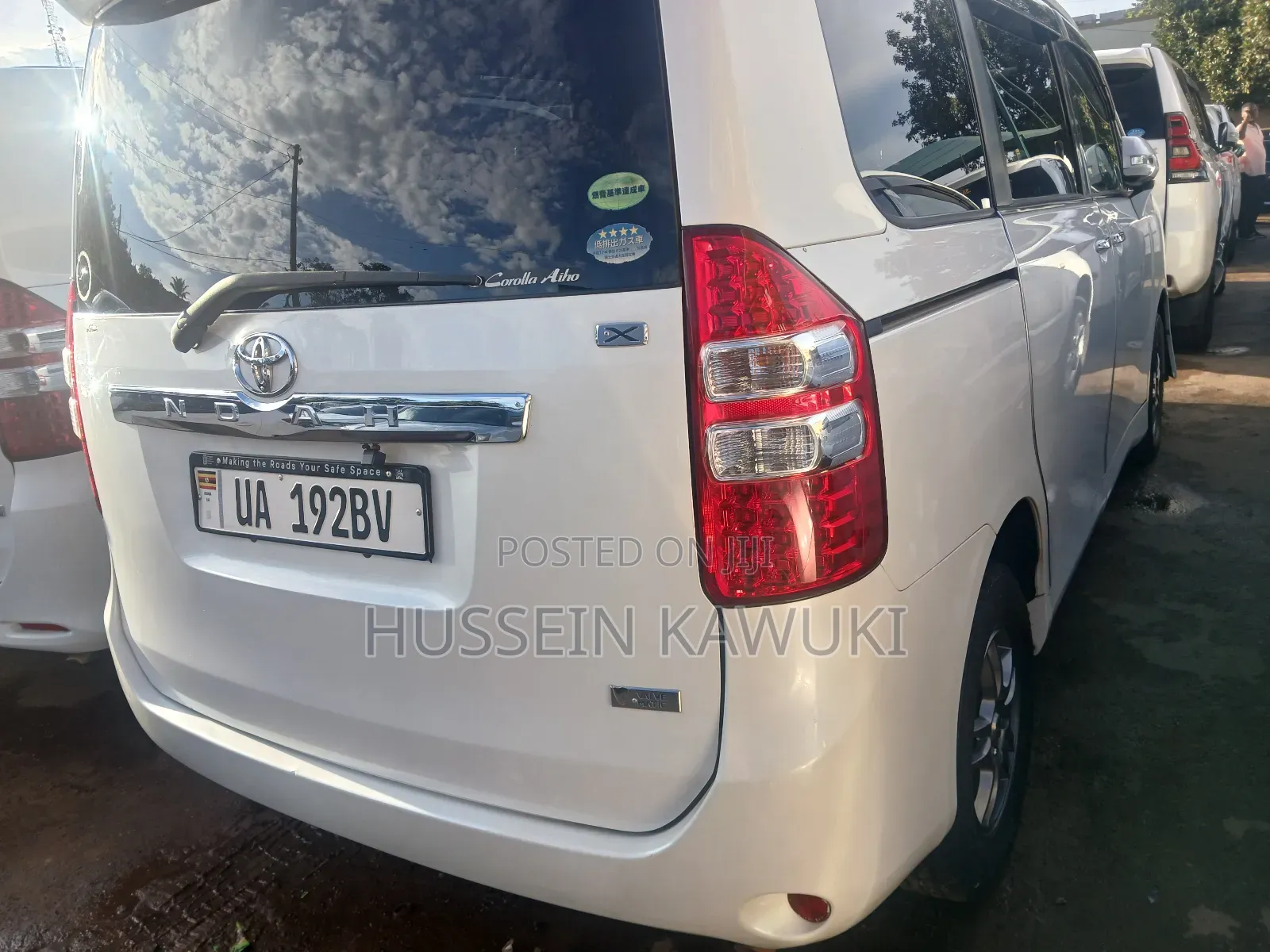 Toyota Noah 2011 White