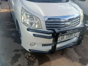 Toyota Noah 2011 White