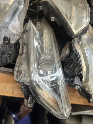Mark X 2013 Headlight