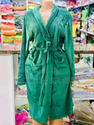 Fluffy Polyester Fleece Bathrobe