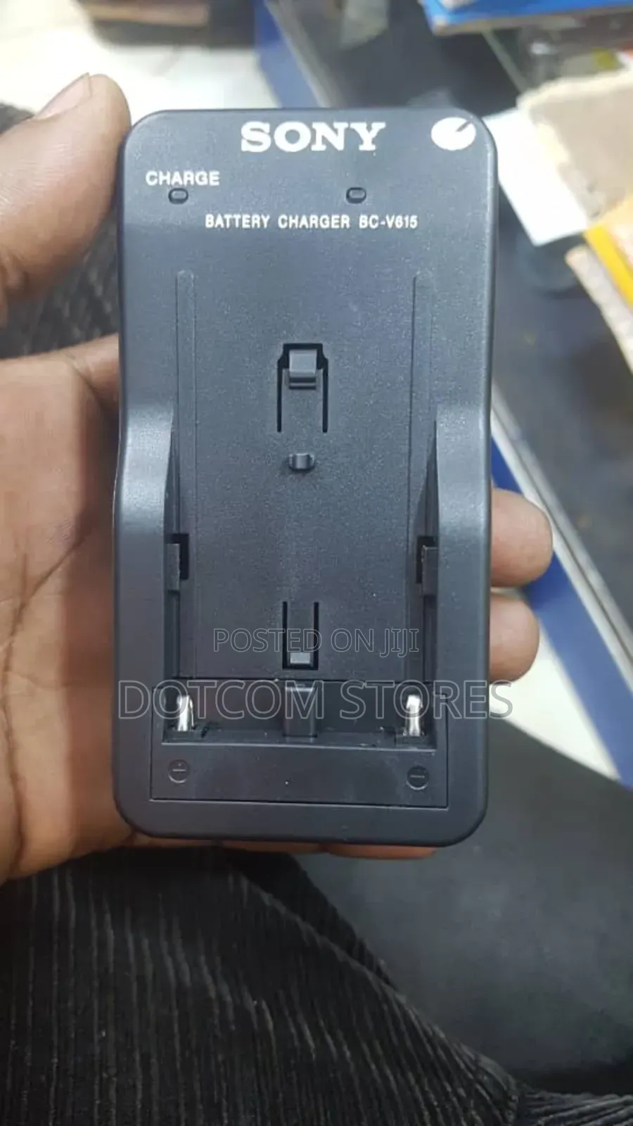 Sony Bc-V615 Battery Charger.