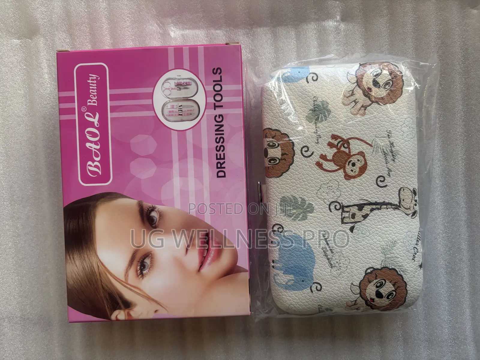 Dressing Tools Nail Care Kit.