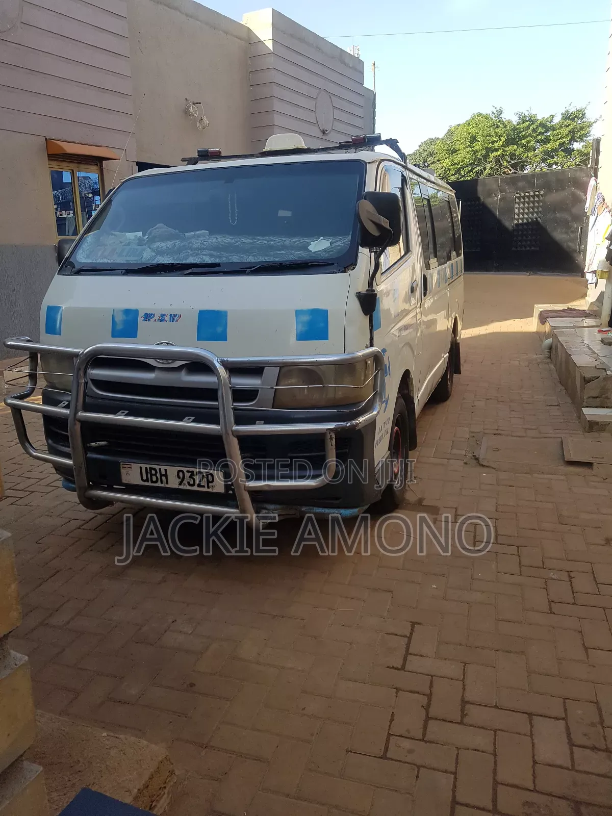Toyota HiAce 2007 White