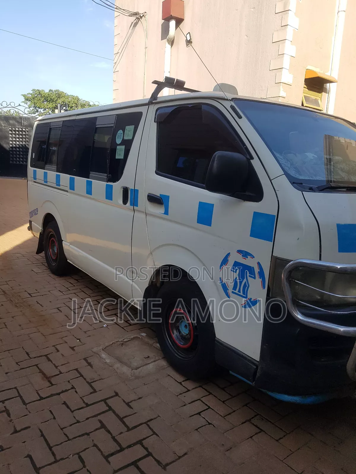 Toyota HiAce 2007 White