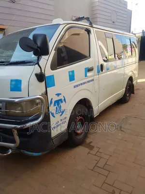 Toyota HiAce 2007 White