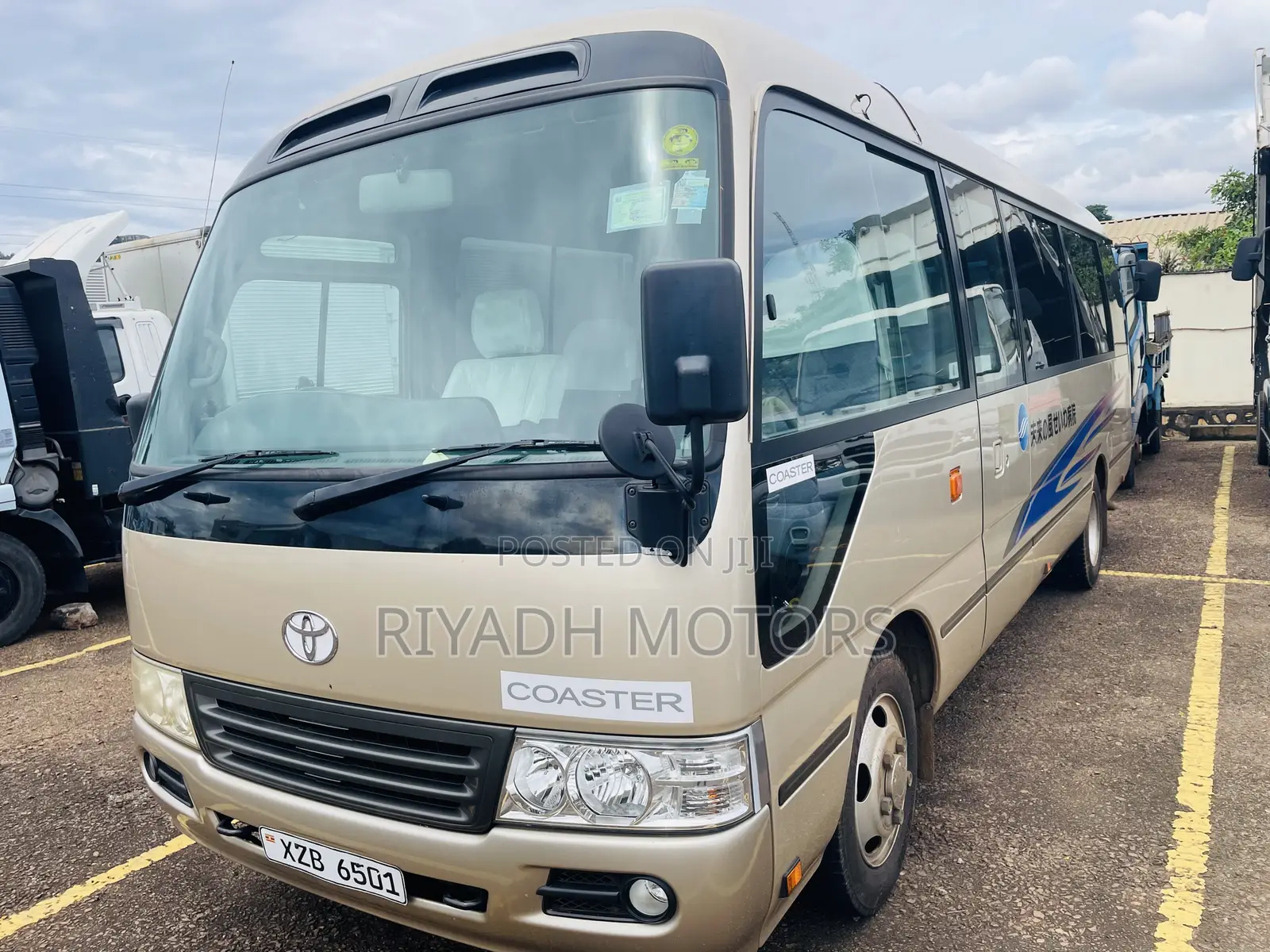 Toyota Coaster 2013 Gold