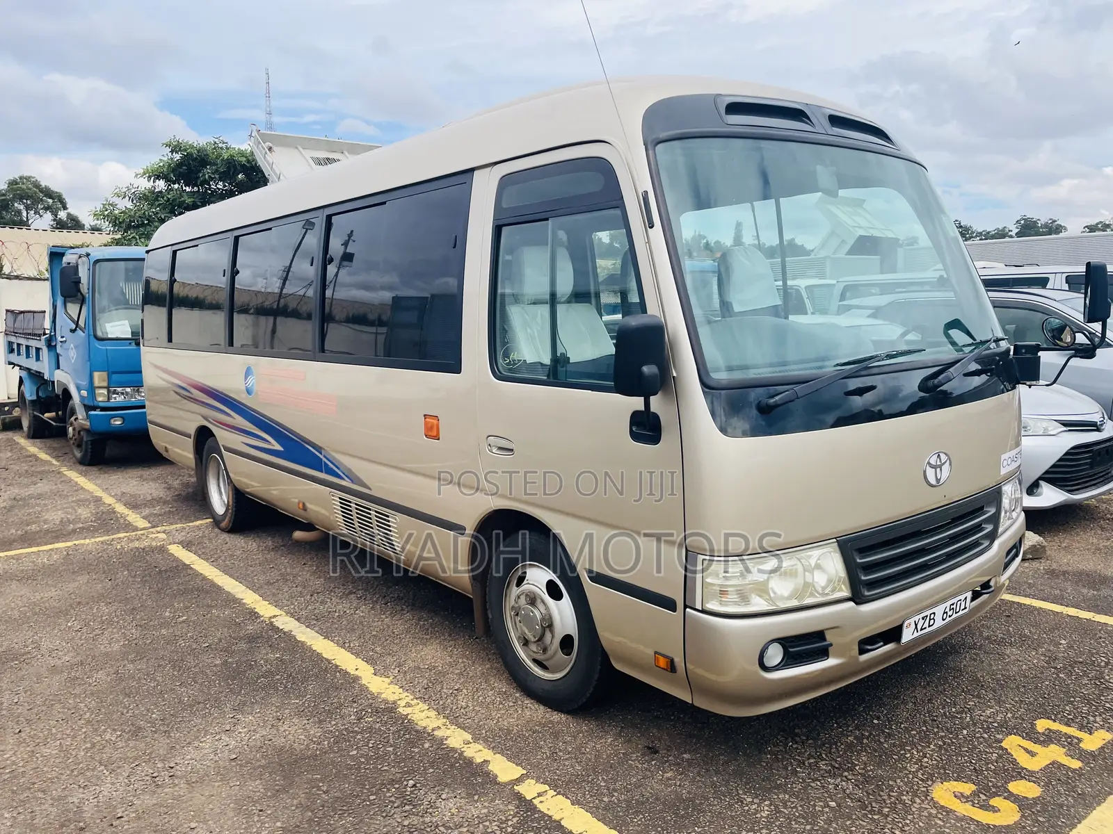Toyota Coaster 2013 Gold